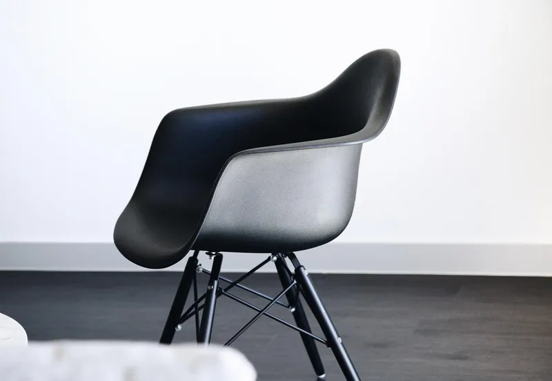 Black Eaves Chair Black Eaves Chair